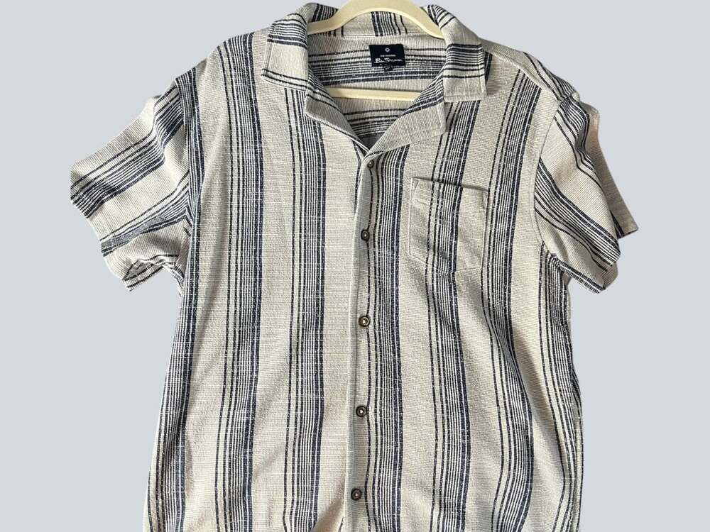 Ben Sherman Men's Blue And White Striped Short Sleeve Button-Down Shirt Size M